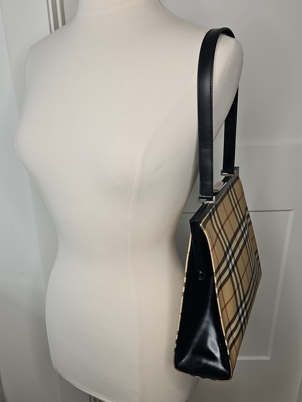 Authentic Burberry Vintage Nova Check Framed Shoulder Bag Classic Plaid
